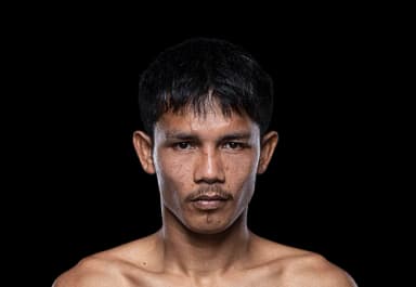 Petnamngam PK Saenchai